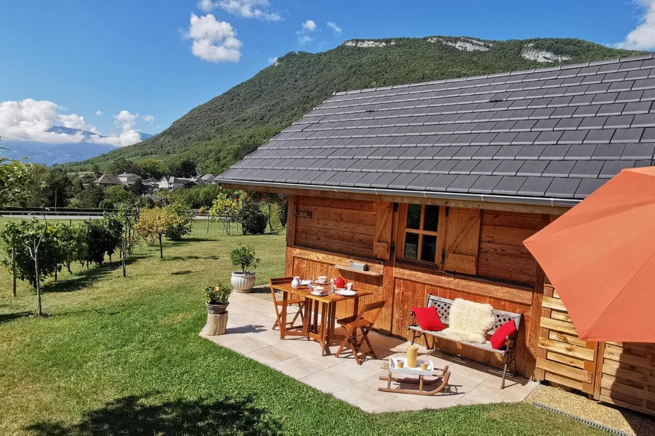 Au Petit Chalet Avec Son Spa - Escapade En Amoureux ! Cruet Esterno foto